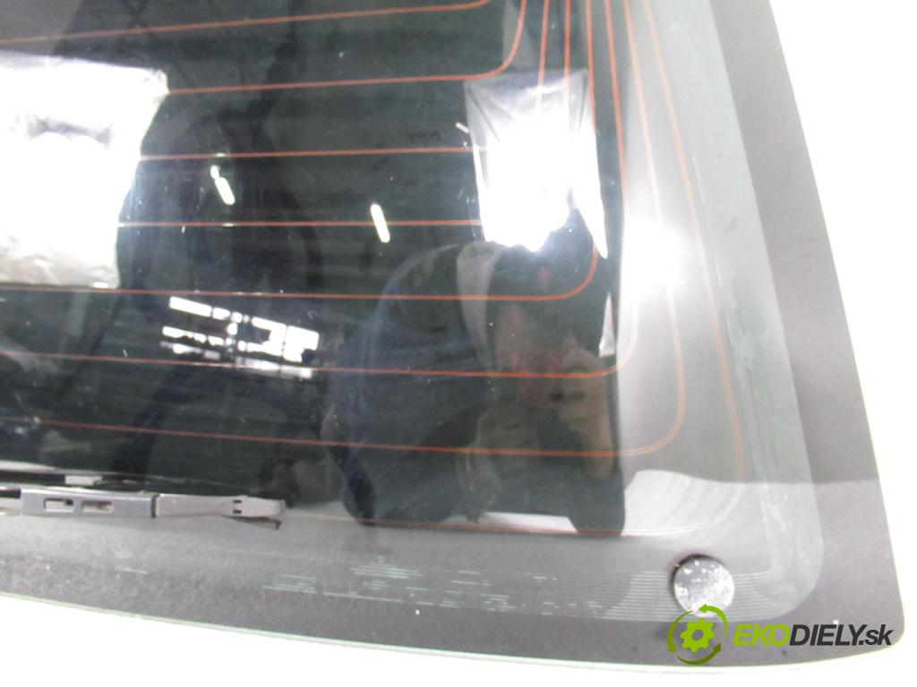 HONDA CR-V I (RD) SUV 1999 94,00 2 - B20B4 1973,00 Okno zadné kapota
