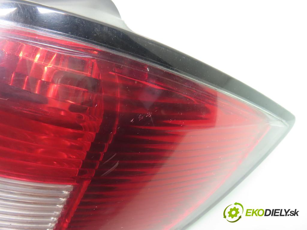 OPEL ASTRA H Kombi (A04) KOMBI 2007 85,00 1.6 - Z 16 XER 1598,00 Svetlo pravé zadné 13223674