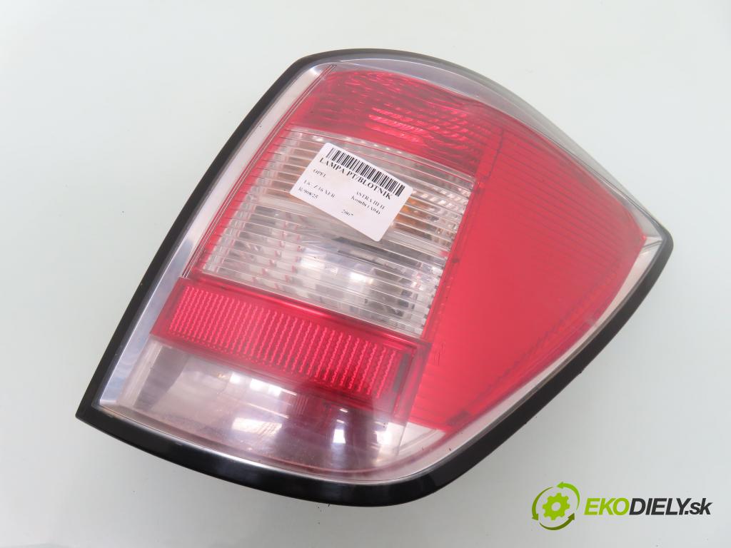 OPEL ASTRA H Kombi (A04) KOMBI 2007 85,00 1.6 - Z 16 XER 1598,00 Svetlo pravé zadné 13223674