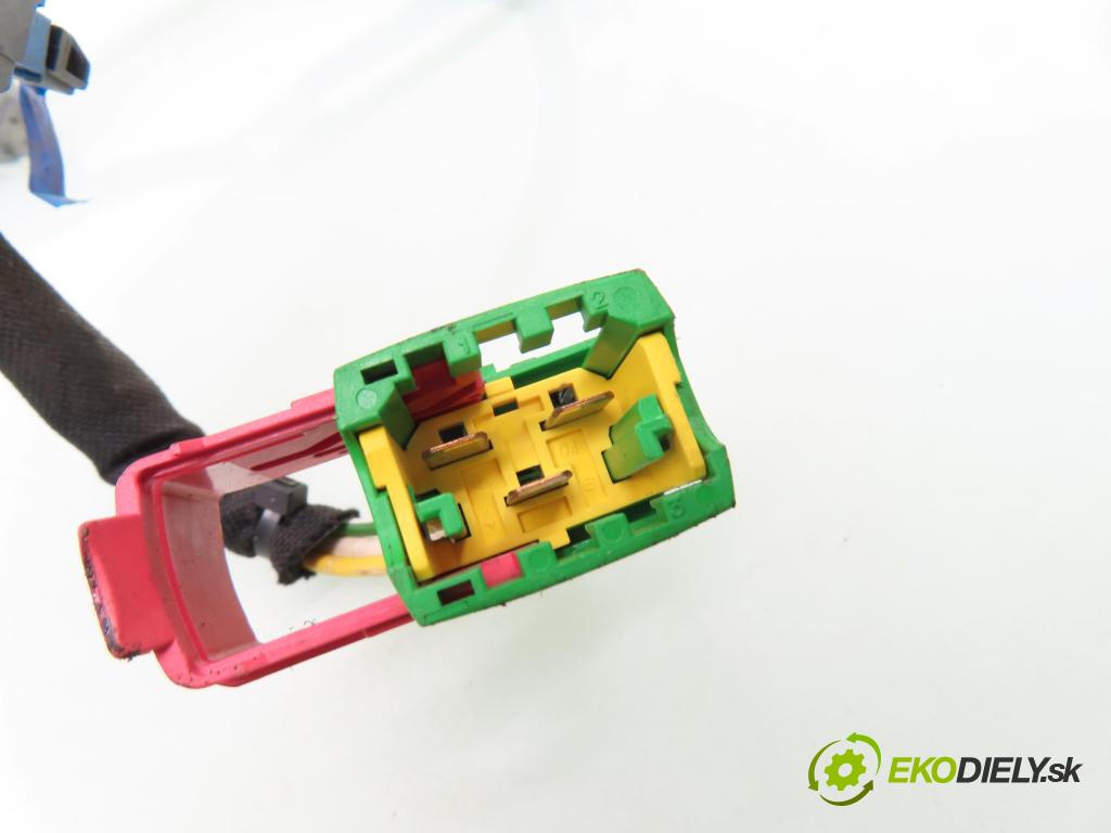 CITROEN C8 (EA_, EB_) VAN 2005 94,00 2.2 HDi - 4HW (DW12TED4) 2179,00 spinačka 36353100 (Spínacia skrinka)