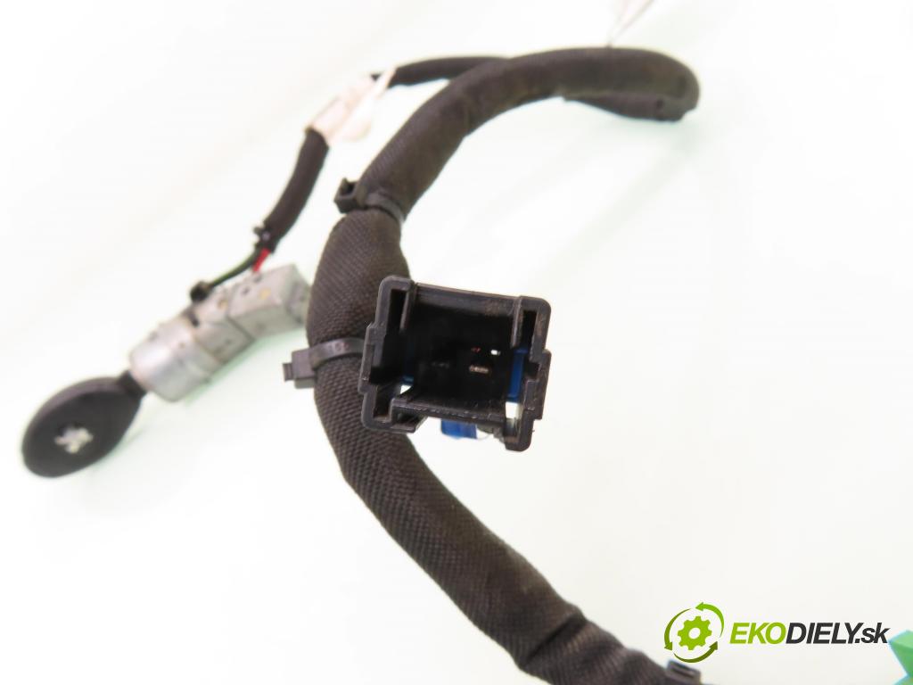 CITROEN C8 (EA_, EB_) VAN 2005 94,00 2.2 HDi - 4HW (DW12TED4) 2179,00 spinačka 36353100 (Spínacia skrinka)