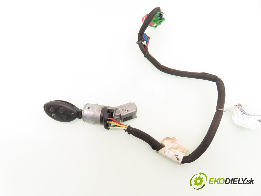 CITROEN C8 (EA_, EB_) VAN 2005 94,00 2.2 HDi - 4HW (DW12TED4) 2179,00 spinačka 36353100 (Spínacia skrinka)