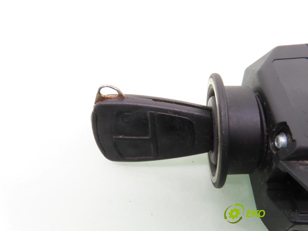 MERCEDES-BENZ CLK (C208) CABRIO 2000 142,00 230 Kompressor 193 - M 111.975 2295,00 spinačka 2105450208 (Spínacia skrinka)