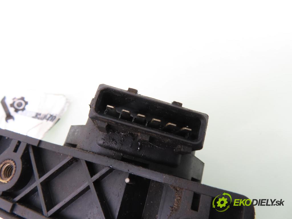 RENAULT SCENIC I (JA0/1_) MINIVAN 2002 75,00 1.9 dCi 102 - F9Q 732 1870,00 Potenciometer plynu 7700431918 (Potenciometer plynového pedálu)