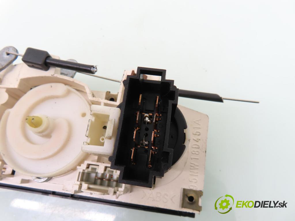 FORD GALAXY (WGR) MINIVAN 1997 107,00 2.3 16V DOHC 146 - E5SA 2295,00 Panel kúrenia KLIMATIZACE: 95NW18D451A