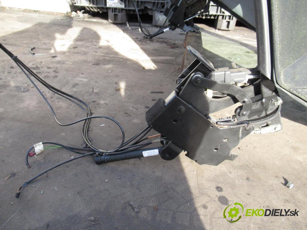 MERCEDES-BENZ CLK (C208) CABRIO 2000 142,00 230 Kompressor 193 - M 111.975 2295,00 strecha