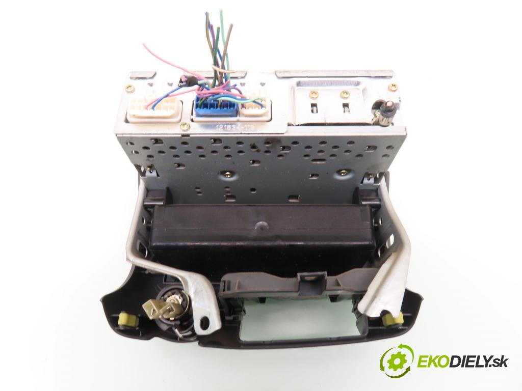 TOYOTA YARIS (_P1_) HB 2000 50,00 1.0 VVT- i 68 - 1SZ-FE 998,00 RADIO Modul 8612052010