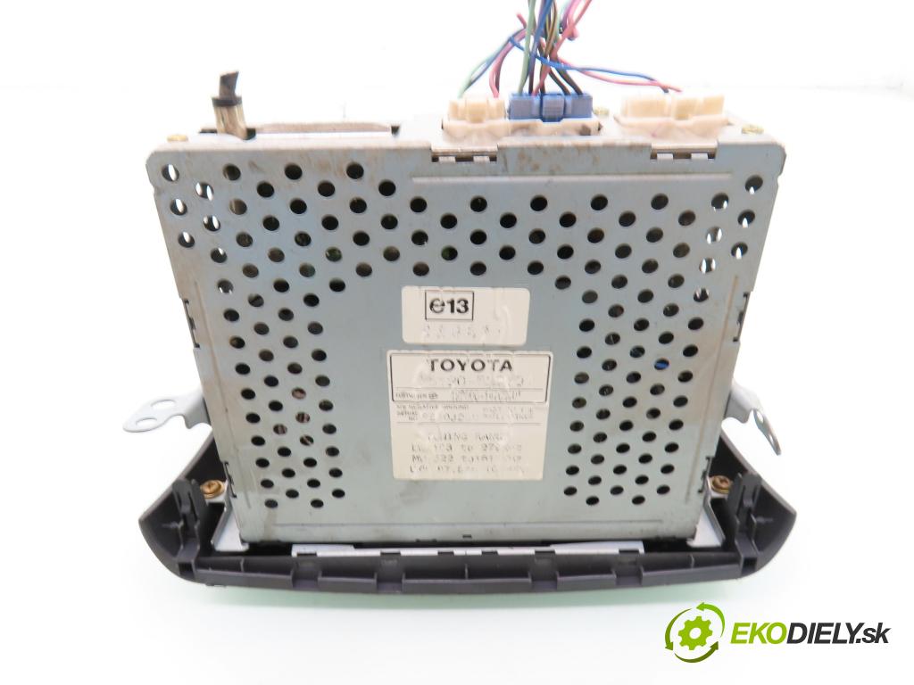 TOYOTA YARIS (_P1_) HB 2000 50,00 1.0 VVT- i 68 - 1SZ-FE 998,00 RADIO Modul 8612052010