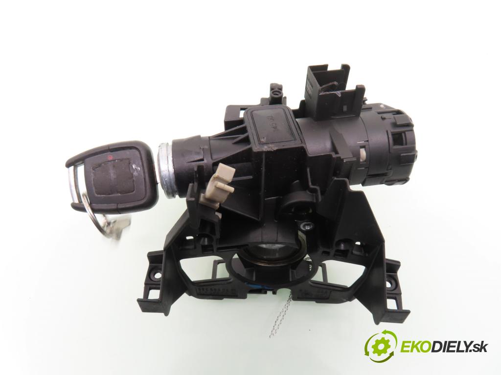 OPEL ASTRA G Kombi (T98) KOMBI 2000 66,00 1.4 16V - X 14 XE 1389,00 spinačka 90589313 ; 90589389 (Spínacia skrinka)