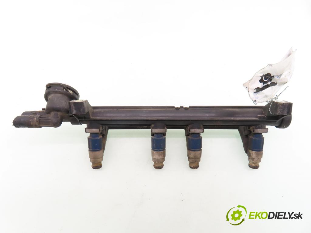 SKODA FABIA I (6Y2) HB 2004 85,00 2 - AZL 1984,00 Lišta vstrekovacia 0280155995 ; 06A906031AC (Vstrekovacia lišta)