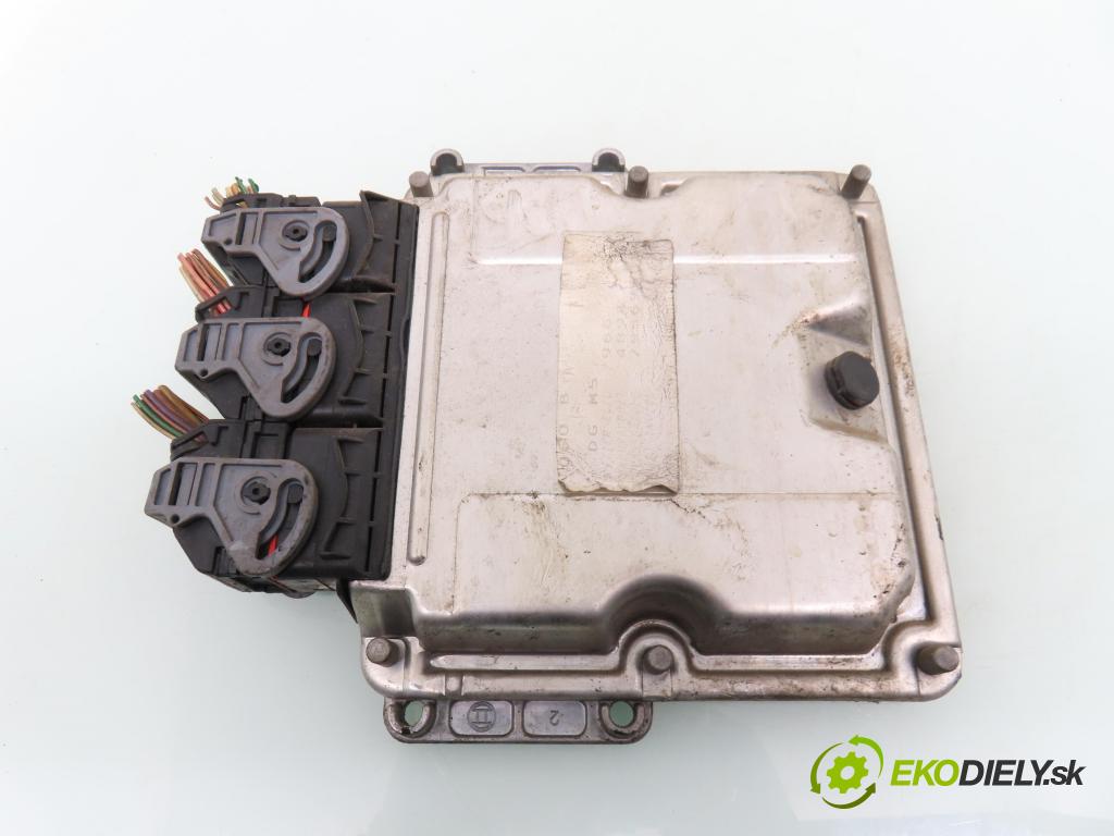 RENAULT SCENIC I (JA0/1_) MINIVAN 2000 75,00 1.9 dCi 102 - F9Q 732 1870,00 Riadiaca jednotka Motor 0281010979 ; HOM8200039569