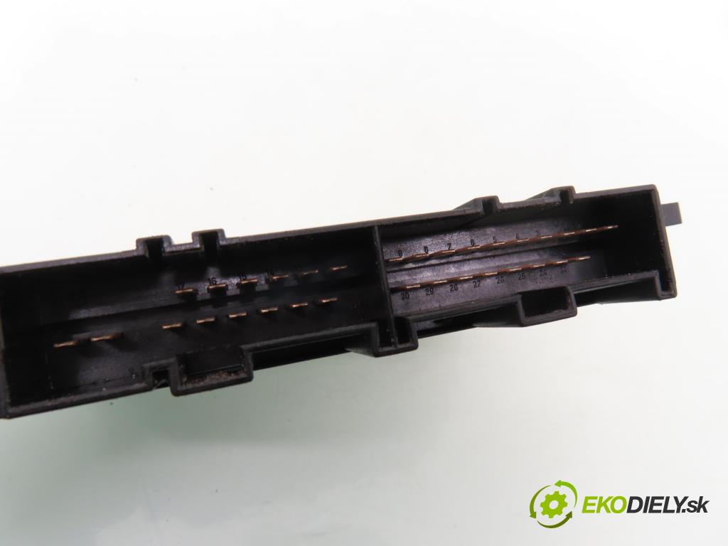 MERCEDES-BENZ CLK (C208) CABRIO 2000 142,00 230 Kompressor 193 - M 111.975 2295,00 Riadiaca jednotka prevodovky A0245458332 ; 5WK33813