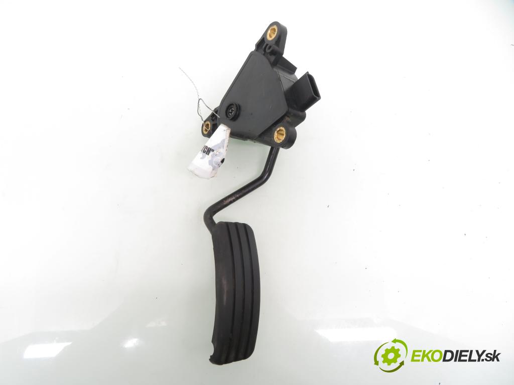 RENAULT SCENIC II (JM0/1_) MINIVAN 2006 96,00 1.9 dCi (JM15) - F9Q 804 1870,00 potenciometr plynového pedálu 8200159645 (Potenciometr plynového pedálu)