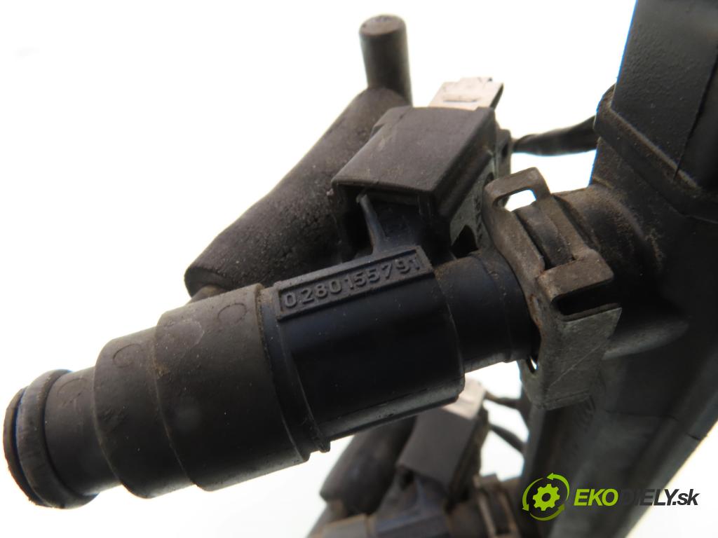 VW BORA (1J2) SEDAN 1999 85,00 2 - APK 1984,00 Lišta vstrekovacia 0280155791 ; 06A906031C ; 037133317N (Vstrekovacia lišta)