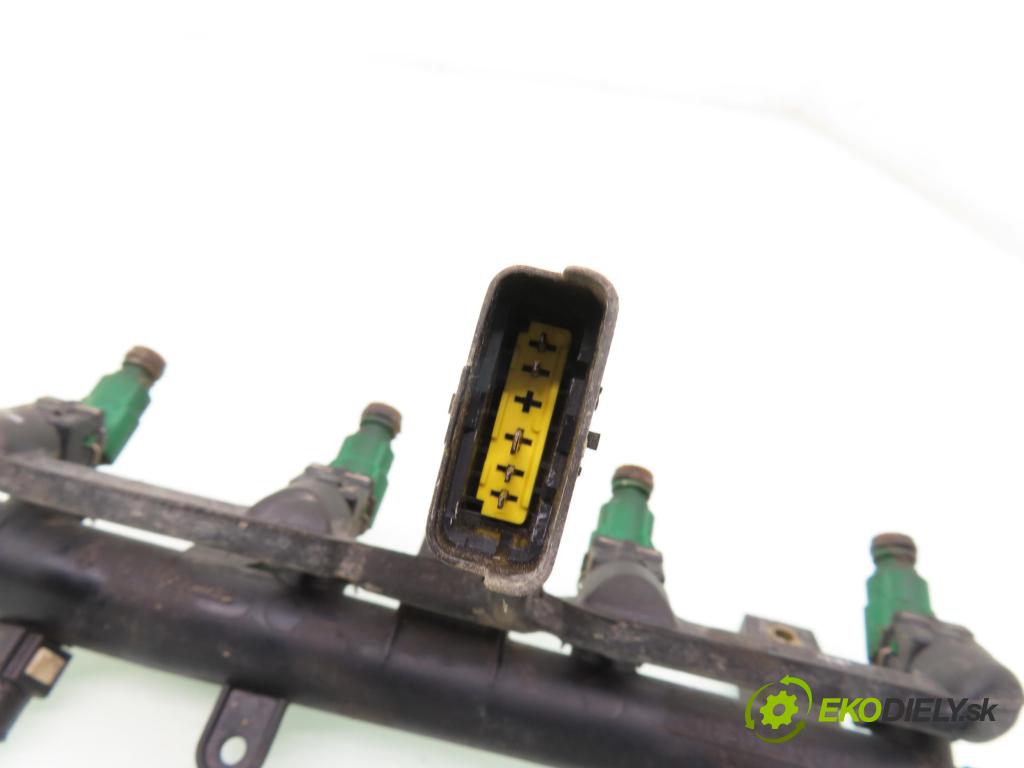 CITROEN SAXO (S0, S1) HB 2002 44,00 1.1 60 - HDZ 1124,00 Lišta vstrekovacia 0280156025 ; 9628982980D (Vstrekovacia lišta)