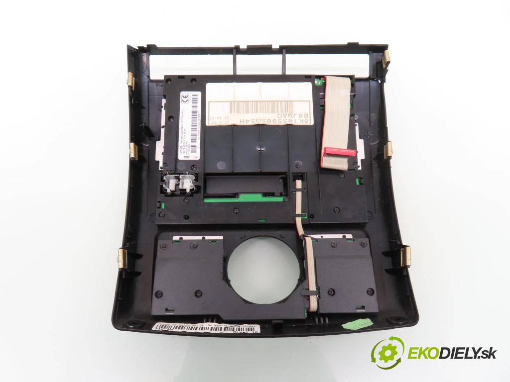 SEAT CORDOBA Vario (6K5) KOMBI 1999 55,00 1.6 - ABU 1598,00 Ovládač rádia 6K1035905G