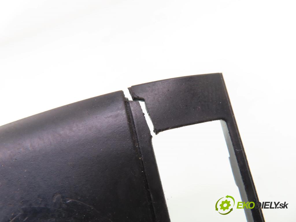 SEAT CORDOBA Vario (6K5) KOMBI 1999 55,00 1.6 - ABU 1598,00 Ovládač rádia 6K1035905G