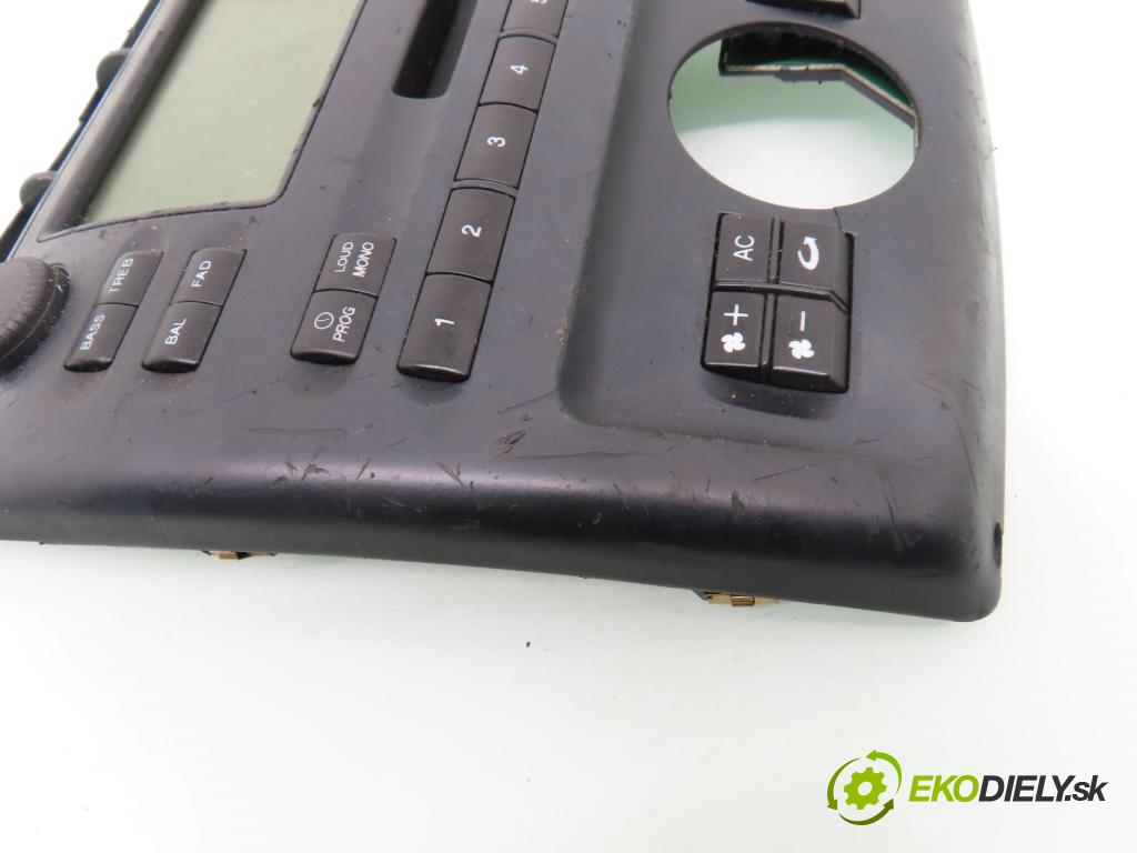 SEAT CORDOBA Vario (6K5) KOMBI 1999 55,00 1.6 - ABU 1598,00 Ovládač rádia 6K1035905G