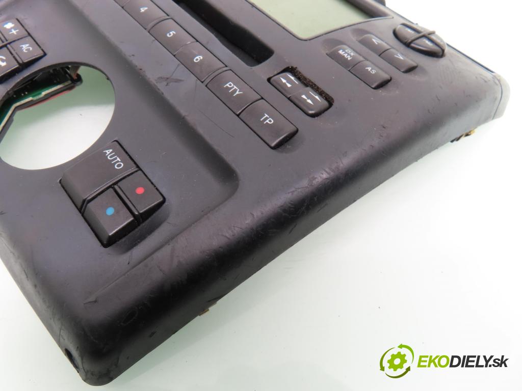 SEAT CORDOBA Vario (6K5) KOMBI 1999 55,00 1.6 - ABU 1598,00 Ovládač rádia 6K1035905G