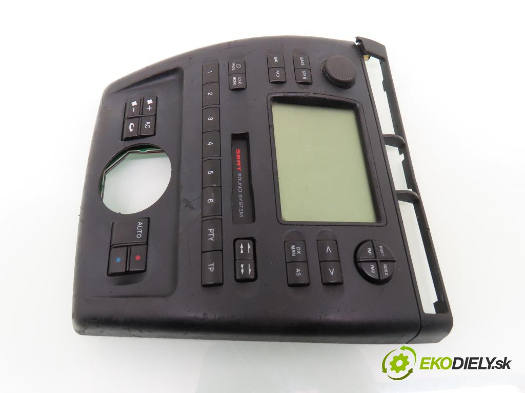 SEAT CORDOBA Vario (6K5) KOMBI 1999 55,00 1.6 - ABU 1598,00 Ovládač rádia 6K1035905G