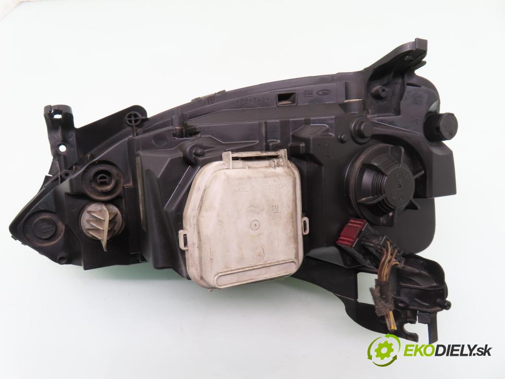 OPEL CORSA C (X01) VAN 2006 59,00 1.2 16V Twinport 80 - Z 12 XEP 1229,00 Svetlo PP 13100536