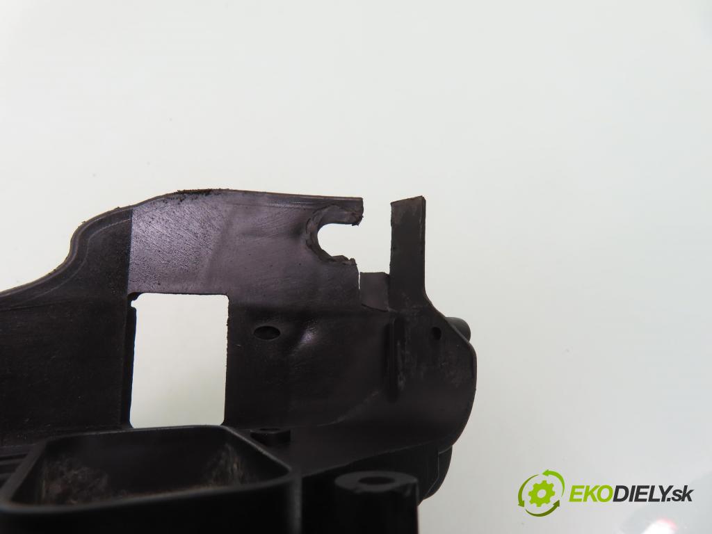 OPEL CORSA C (X01) VAN 2006 59,00 1.2 16V Twinport 80 - Z 12 XEP 1229,00 Svetlo PP 13100536