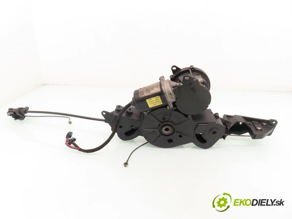 CITROEN C8 (EA_, EB_) VAN 2005 94,00 2.2 HDi - 4HW (DW12TED4) 2179,00 Mechanizmus Dvere pravy 16835852 ; 16835875 ; 1488889080