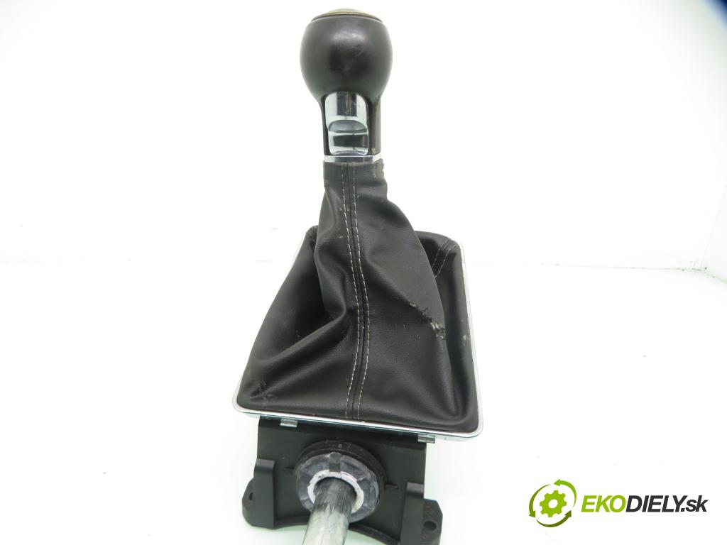 OPEL ASTRA H Kombi (A04) KOMBI 2007 85,00 1.6 - Z 16 XER 1598,00 ZVEDÁK: 9690334133 ; 8026243308