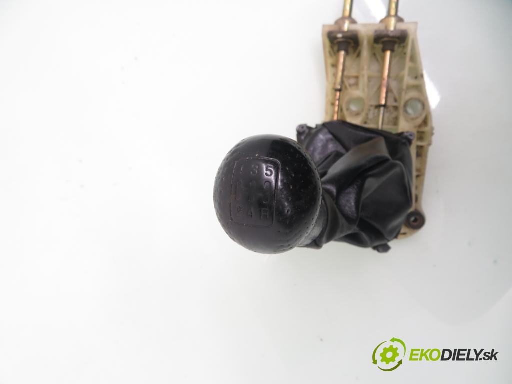 HONDA CR-V I (RD) SUV 1999 94,00 2 - B20B4 1973,00 ZVEDÁK: