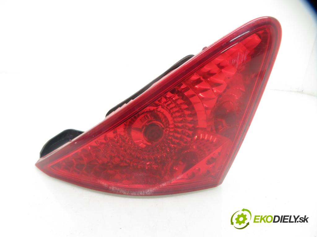 PEUGEOT 3008 nadwozie wielkoprzestrzenne (MPV) (0U_) SUV 2011 110,00 2.0 HDi 150 / BlueHDi 150 - RHE (DW10CTED4) 1997,00 Svetlo pravé zadné kufor 9683461080G ; 26030104