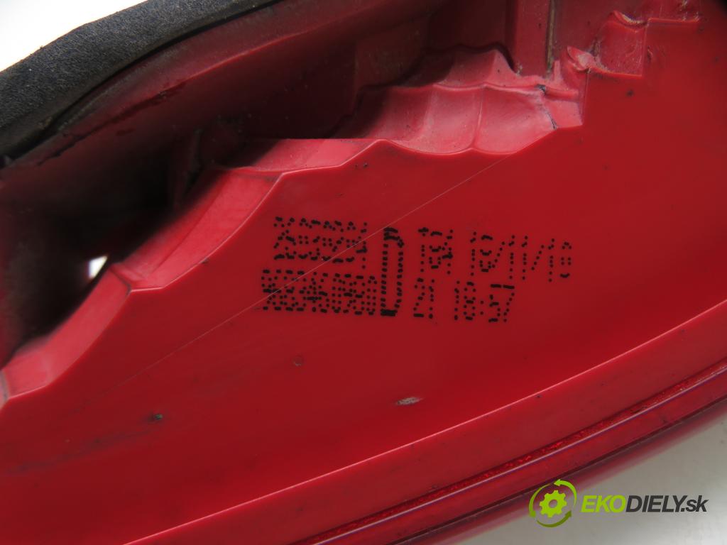 PEUGEOT 3008 nadwozie wielkoprzestrzenne (MPV) (0U_) SUV 2011 110,00 2.0 HDi 150 / BlueHDi 150 - RHE (DW10CTED4) 1997,00 Svetlo ľavé zadné kufor 9683460980D ; 26030204