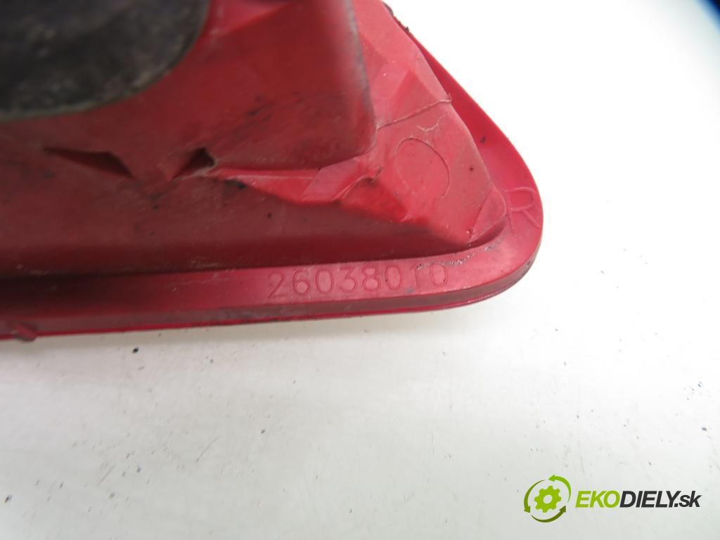 PEUGEOT 3008 nadwozie wielkoprzestrzenne (MPV) (0U_) SUV 2011 110,00 2.0 HDi 150 / BlueHDi 150 - RHE (DW10CTED4) 1997,00 Svetlo ľavé zadné kufor 9683460980D ; 26030204