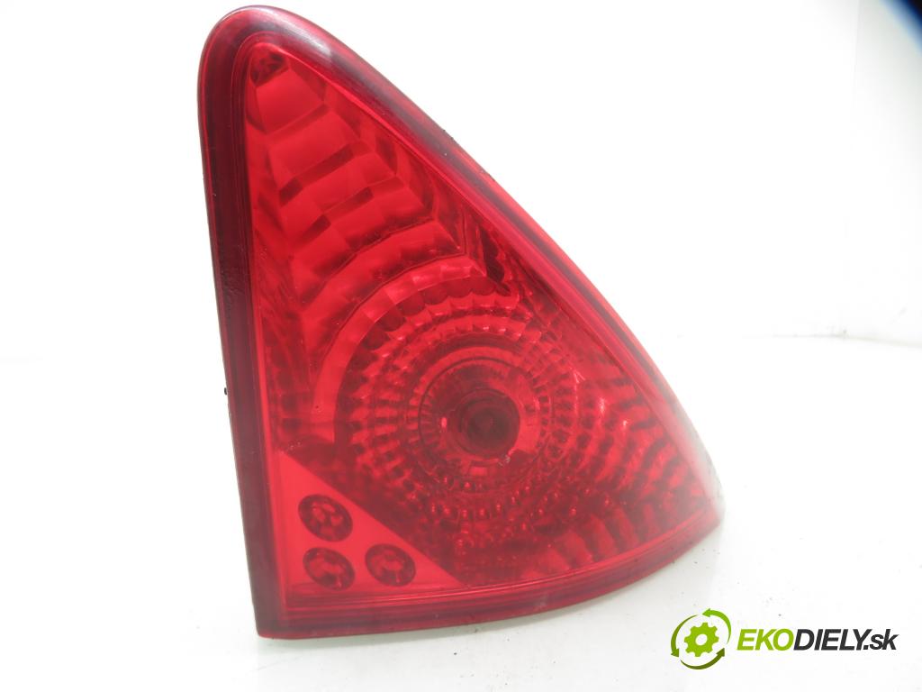 PEUGEOT 3008 nadwozie wielkoprzestrzenne (MPV) (0U_) SUV 2011 110,00 2.0 HDi 150 / BlueHDi 150 - RHE (DW10CTED4) 1997,00 Svetlo ľavé zadné kufor 9683460980D ; 26030204