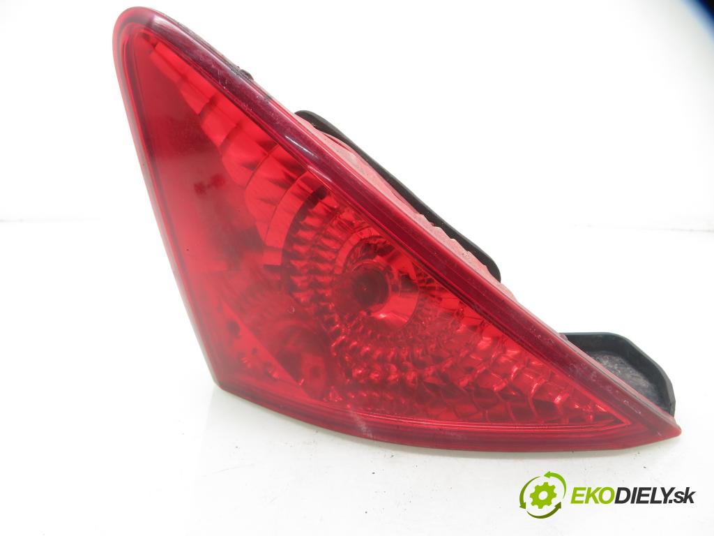 PEUGEOT 3008 nadwozie wielkoprzestrzenne (MPV) (0U_) SUV 2011 110,00 2.0 HDi 150 / BlueHDi 150 - RHE (DW10CTED4) 1997,00 Svetlo ľavé zadné kufor 9683460980D ; 26030204