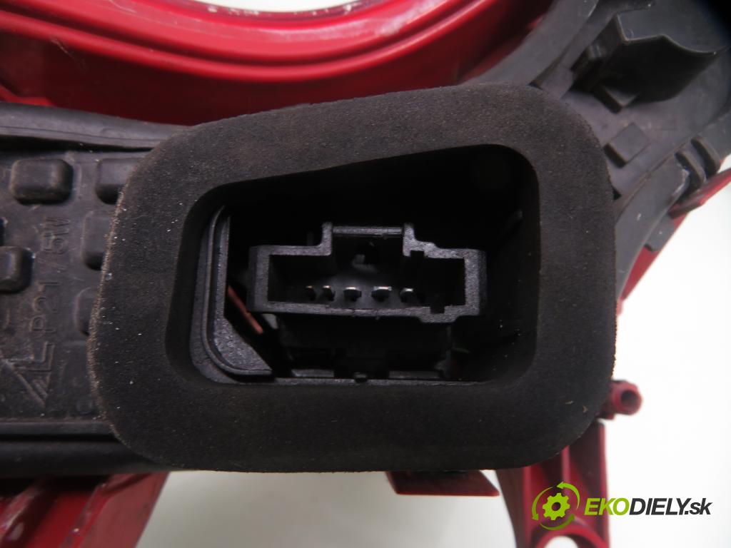 PEUGEOT 3008 nadwozie wielkoprzestrzenne (MPV) (0U_) SUV 2011 110,00 2.0 HDi 150 / BlueHDi 150 - RHE (DW10CTED4) 1997,00 Svetlo ľavé zadné 9683460880G ; 26030102