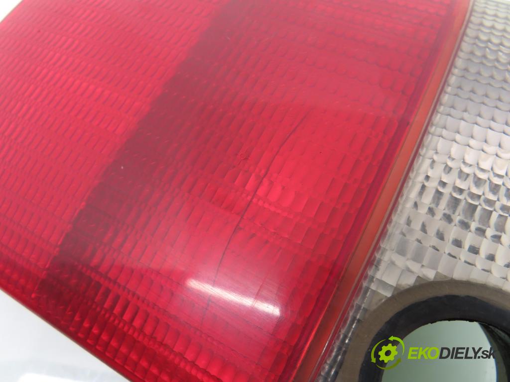 AUDI 80 (8C, B4) SEDAN 1993 66,00 2.0 90 - ABT 1984,00 Svetlo pravé zadné kufor 8A0945094H