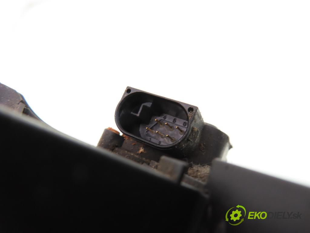 MERCEDES-BENZ KLASA C coupe (CL203) COUPE 2003 105,00 C 220 CDI 143 - OM 611.962 2148,00 Potenciometer plynu A2113000404 (Potenciometer plynového pedálu)