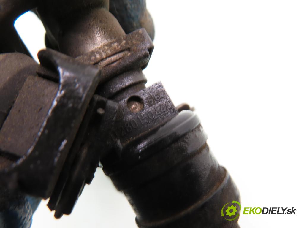 AUDI A4 (8D2, B5) SEDAN 1995 92,00 1.8 - ADR 1781,00 Lišta vstrekovacia 058133551A ; 0280150444 (Vstrekovacia lišta)