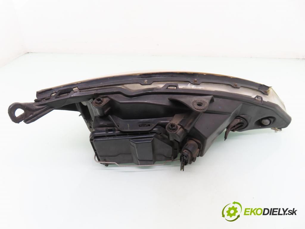 FORD FOCUS Turnier (DNW) KOMBI 2003 74,00 1.8 TDCi - FFDA 1753,00 Svetlo LP