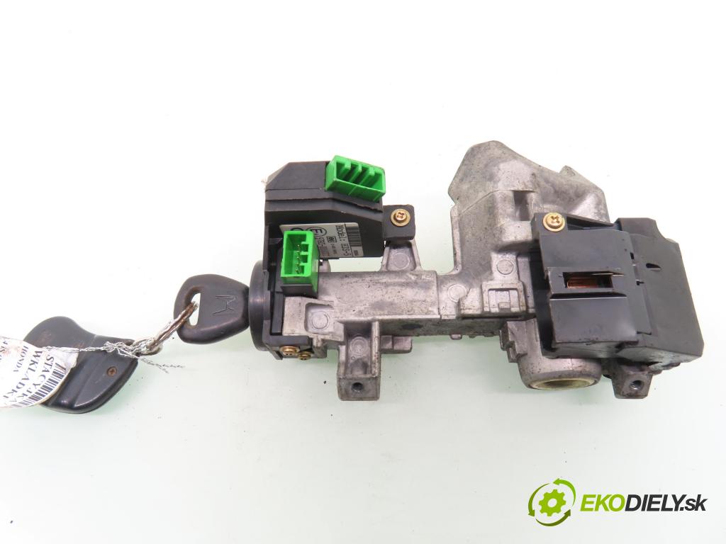 HONDA CIVIC VII Hatchback (EU, EP, EV) HB 2001 66,00 1.4 iS (EP1) - D14Z5 1396,00 spinačka  (Spínacia skrinka)