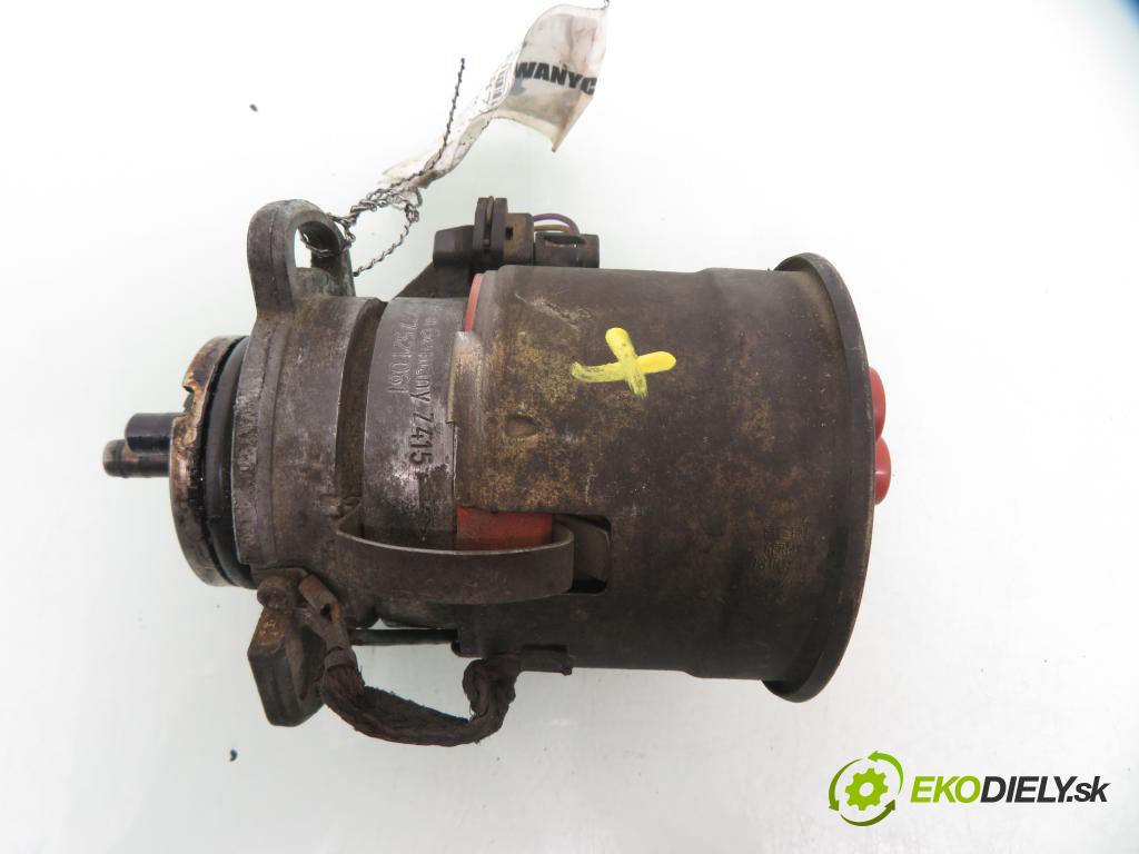 SKODA OCTAVIA I (1U2) SEDAN 1998 74,00 1.6 - AEH 1595,00 Rozdeľovač zapaľovací 0237521061