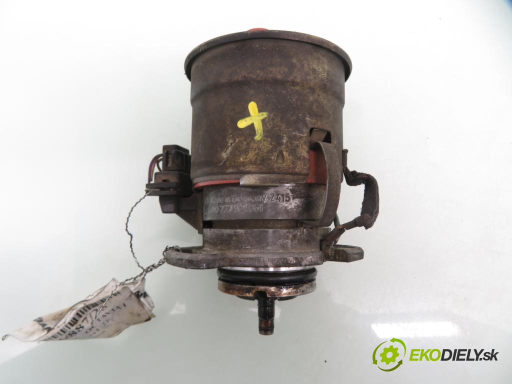 SKODA OCTAVIA I (1U2) SEDAN 1998 74,00 1.6 - AEH 1595,00 Rozdeľovač zapaľovací 0237521061