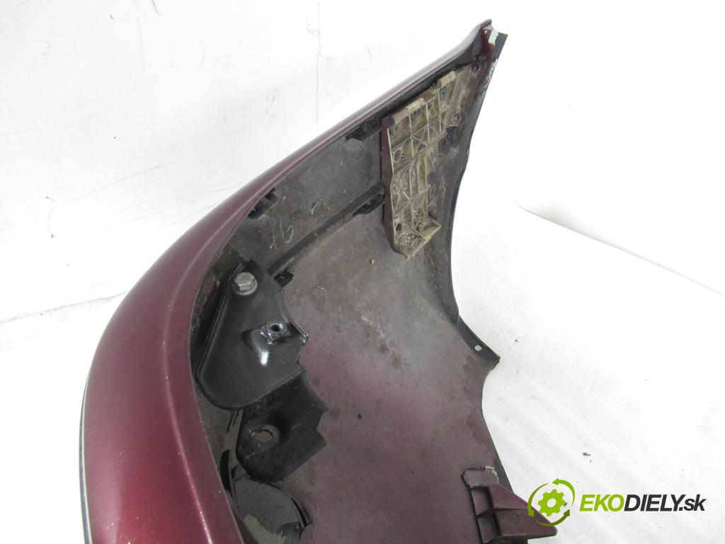 AUDI 80 (8C, B4) SEDAN 1992 85,00 2.0 E 115 - ABK 1984,00 Nárazník predný