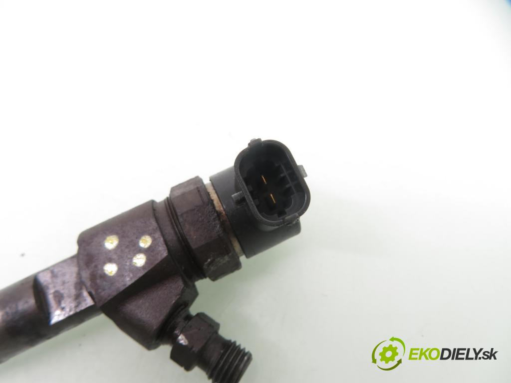 OPEL VECTRA C Kombi (Z02) KOMBI 2006 110,00 1.9 CDTI - Z 19 DTH 1910,00 vstrekovač 0445110159 (Vstrekovač paliva)