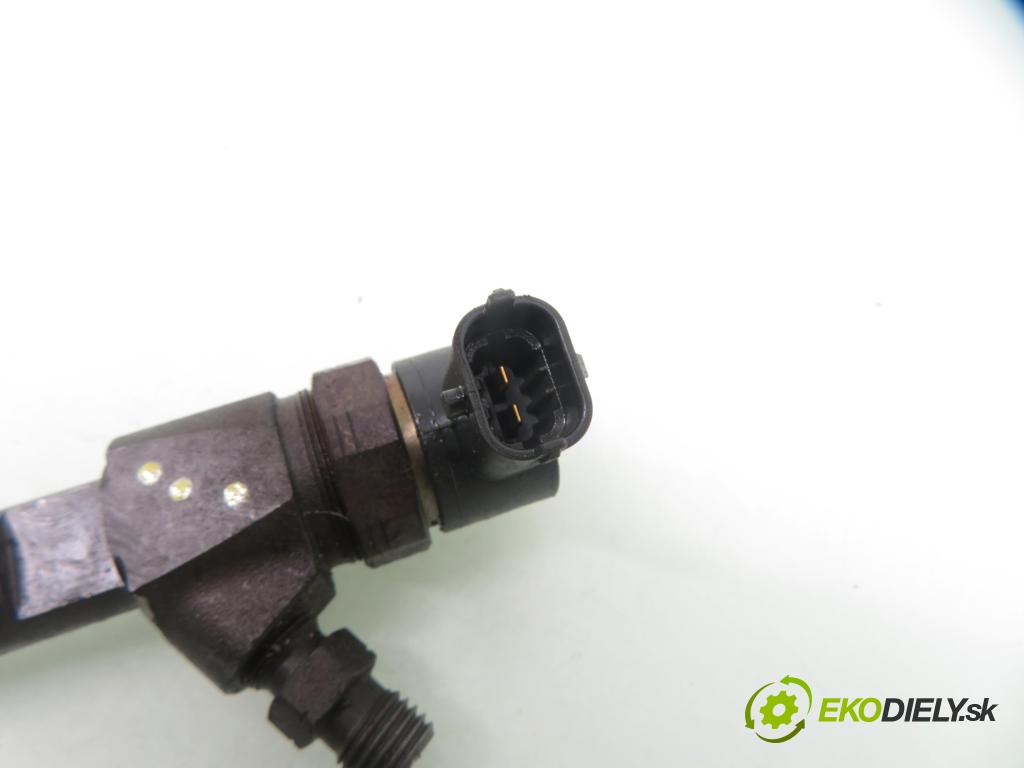 OPEL VECTRA C Kombi (Z02) KOMBI 2006 110,00 1.9 CDTI - Z 19 DTH 1910,00 vstrekovač 0986435088 (Vstrekovač paliva)