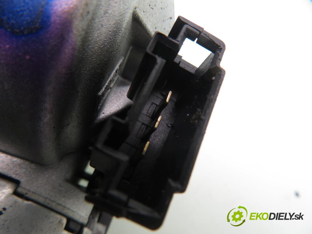 CHRYSLER VOYAGER IV (RG, RS) VAN 2007 128,00 3.3 - EGA 3301,00 motorek stěrače ZADNÍ: 54003205