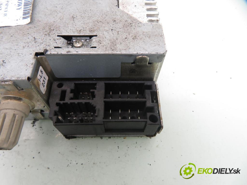 RENAULT ESPACE IV (JK0/1_) MINIVAN 2007 96,00 2.0 dCi 131 - M9R 740 1995,00 RADIO CD 8200622634 ; 8200622634T