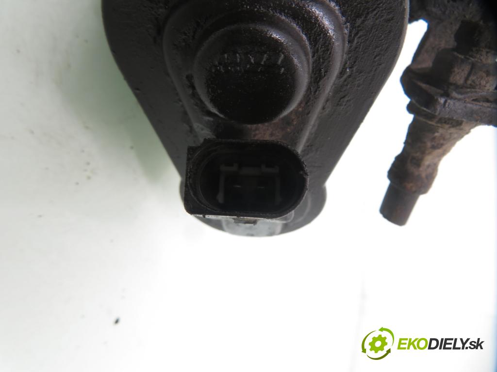 VW PASSAT B6 Variant (3C5) KOMBI 2007 103,00 2.0 TDI 16V - BKP 1968,00 Brzdič strmeň pravé zadné 