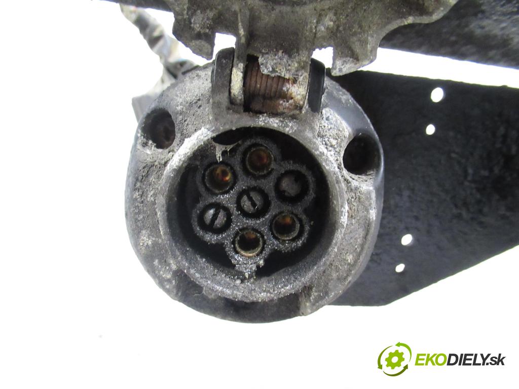 AUDI A8 D2 (4D2, 4D8) SEDAN 1998 110,00 2.5 TDI - AFB 2496,00 Hák