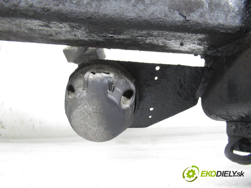 AUDI A8 D2 (4D2, 4D8) SEDAN 1998 110,00 2.5 TDI - AFB 2496,00 Hák